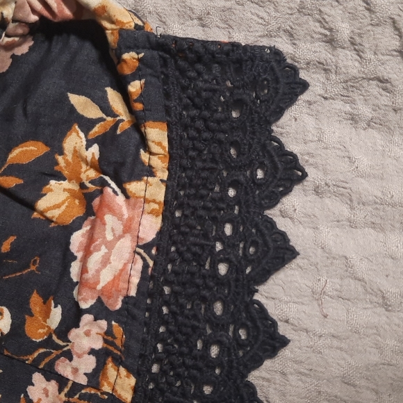 American Eagle Crop Top, size M - Picture 7 of 7